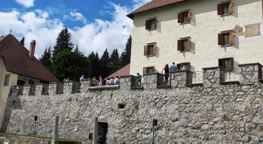 Grad Strmol Hotell Cerklje na Gorenjskem Exteriör bild